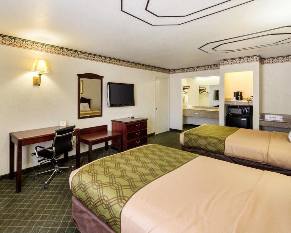 Three Rivers Executive Inn & Suites By Oyo エクステリア 写真