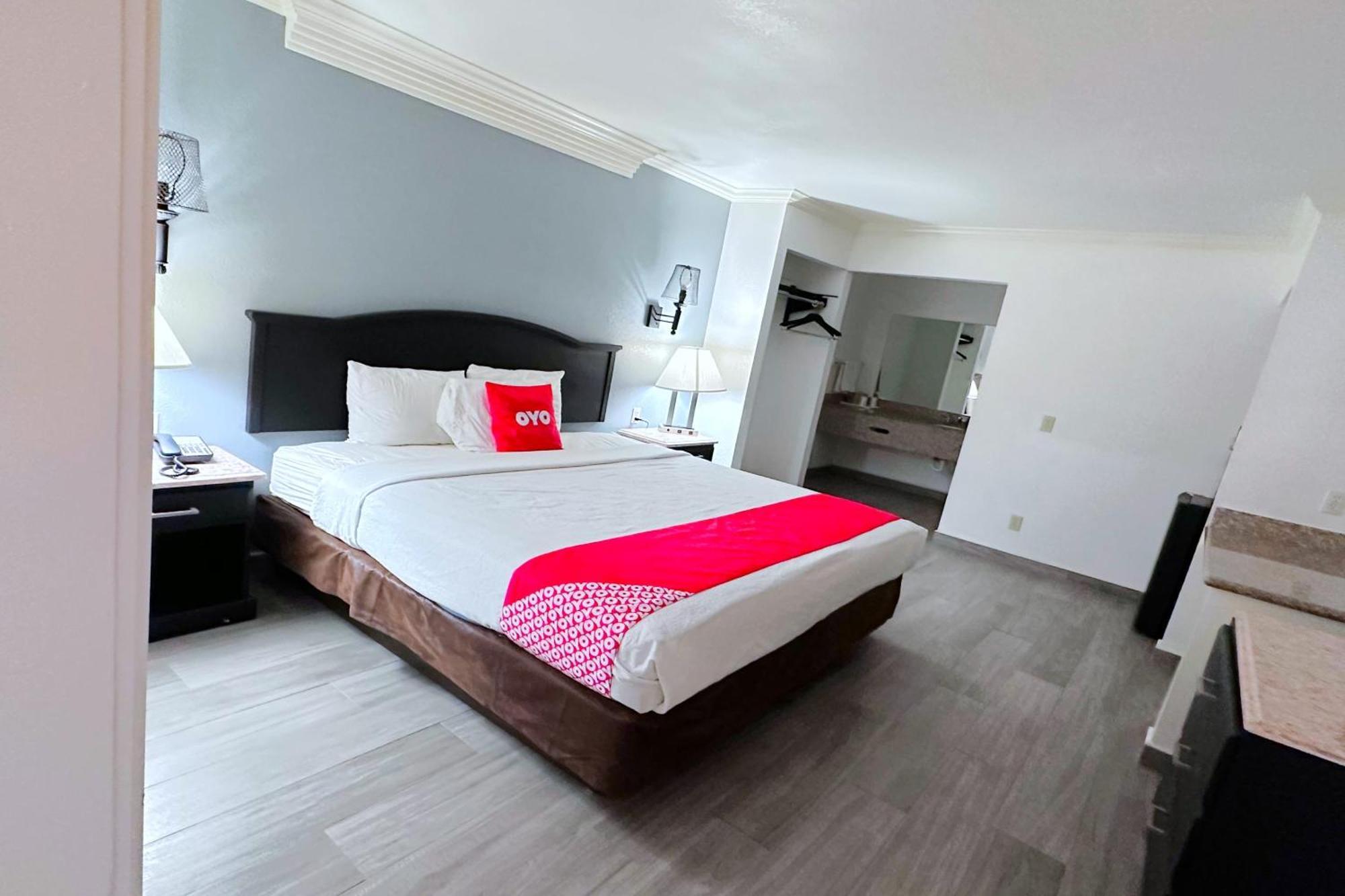 Three Rivers Executive Inn & Suites By Oyo エクステリア 写真