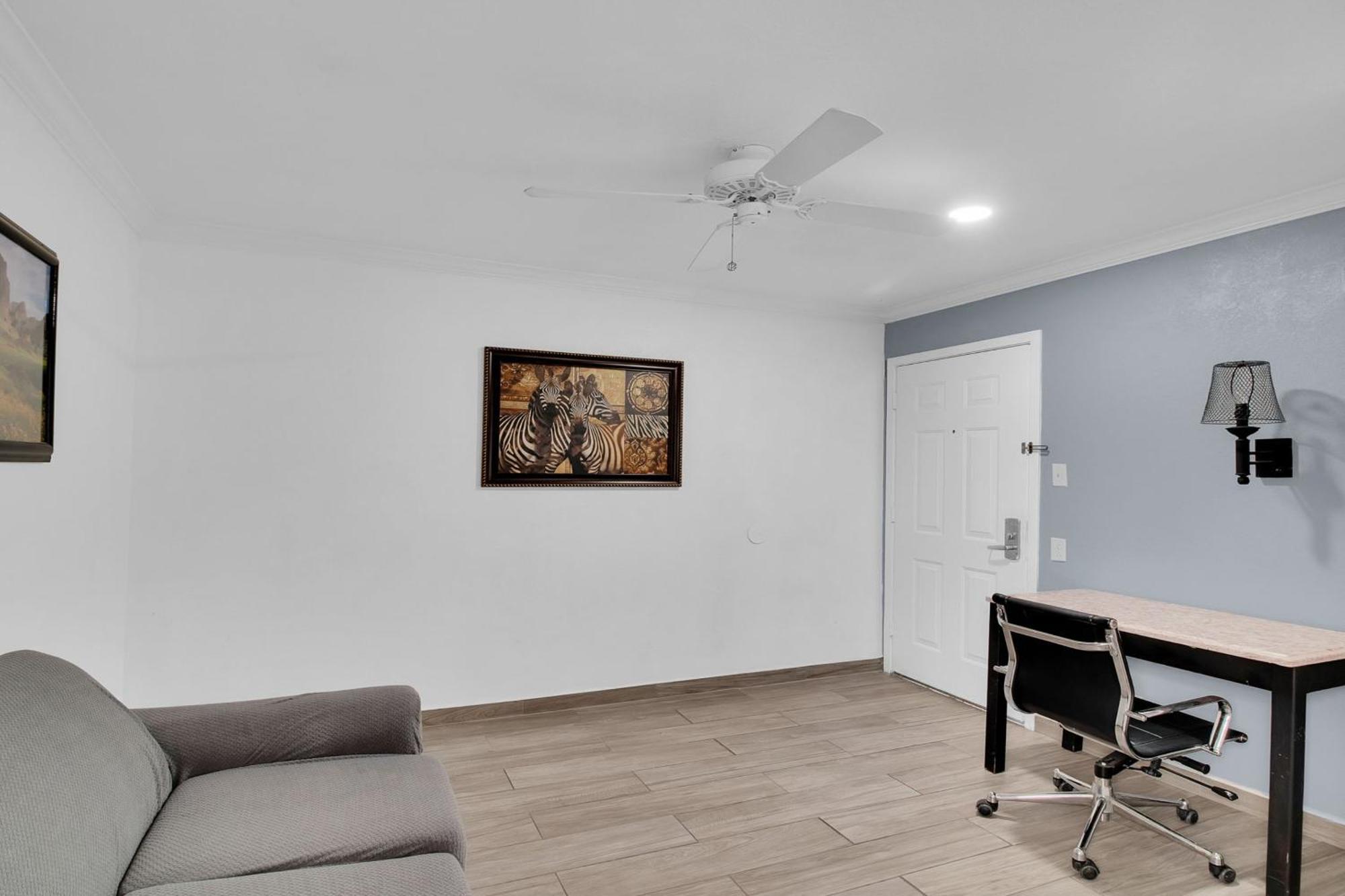 Three Rivers Executive Inn & Suites By Oyo エクステリア 写真