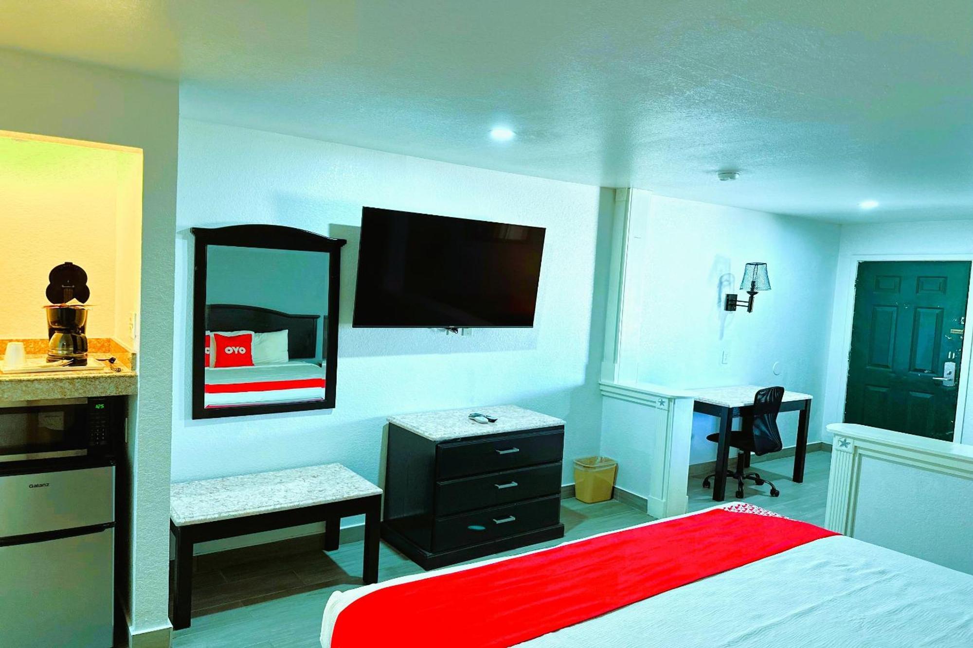Three Rivers Executive Inn & Suites By Oyo エクステリア 写真