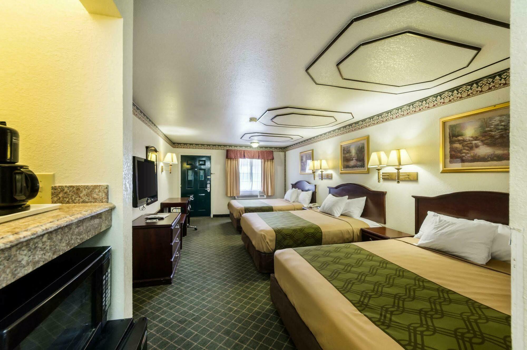 Three Rivers Executive Inn & Suites By Oyo エクステリア 写真